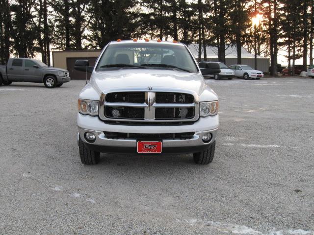 Dodge Ram Pickup 2004 photo 3