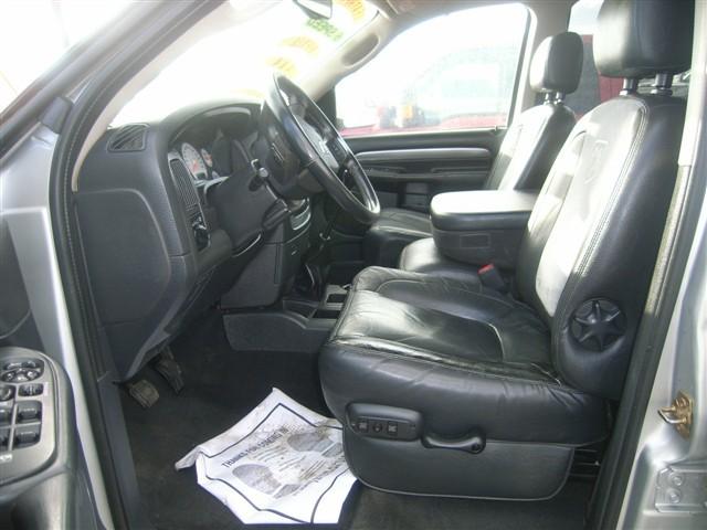 Dodge Ram Pickup 2004 photo 3