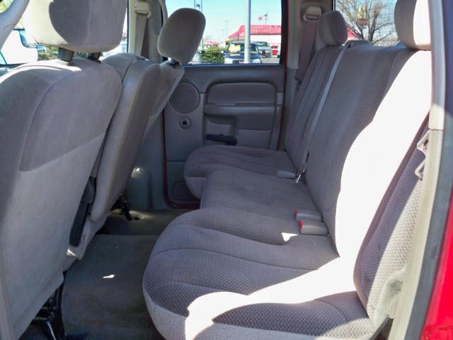 Dodge Ram Pickup 2004 photo 2