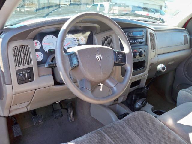 Dodge Ram Pickup 2004 photo 3