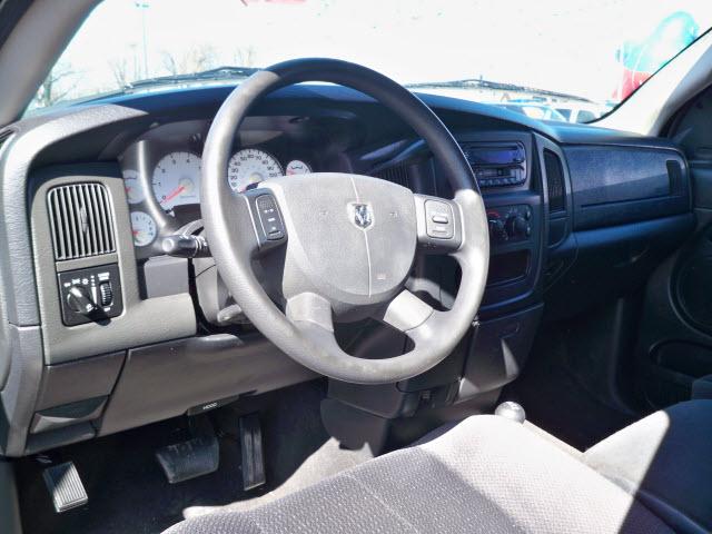 Dodge Ram Pickup 2004 photo 3