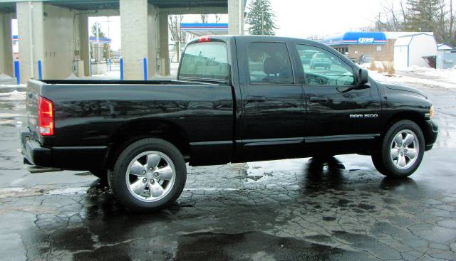 Dodge Ram Pickup 2004 photo 3