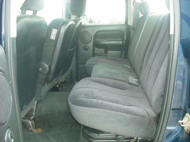 Dodge Ram Pickup 2004 photo 2