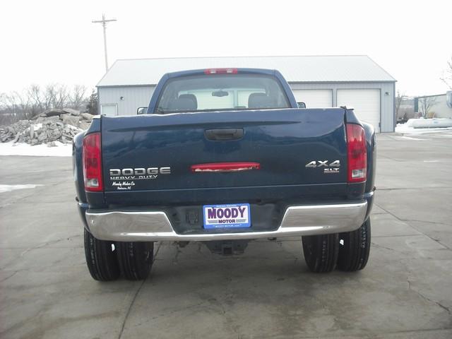 Dodge Ram Pickup 2004 photo 3