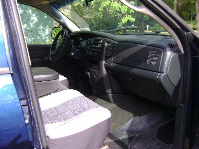 Dodge Ram Pickup 2004 photo 2