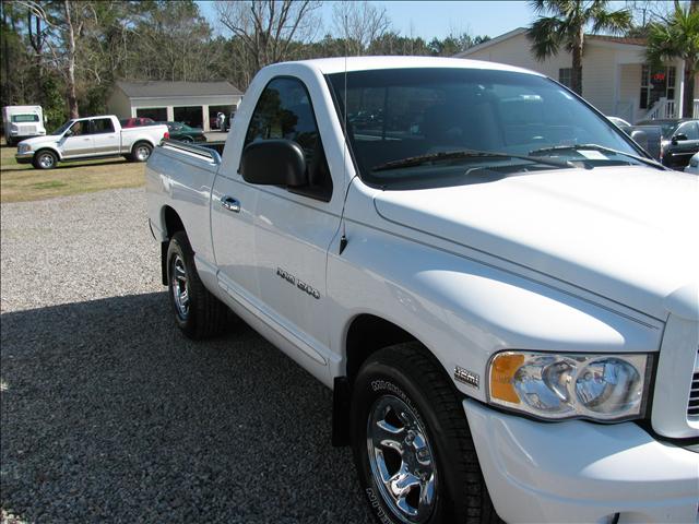 Dodge Ram Pickup 2004 photo 1