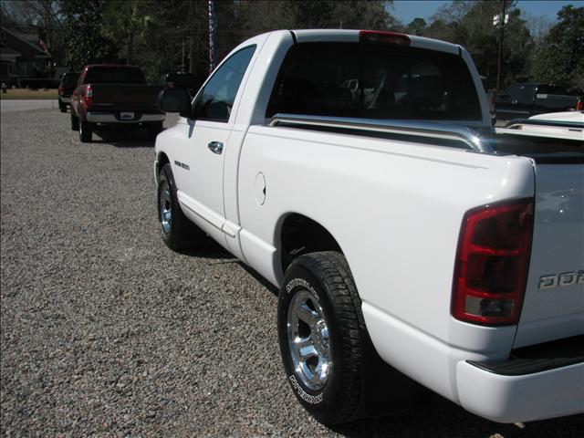 Dodge Ram Pickup 2004 photo 4