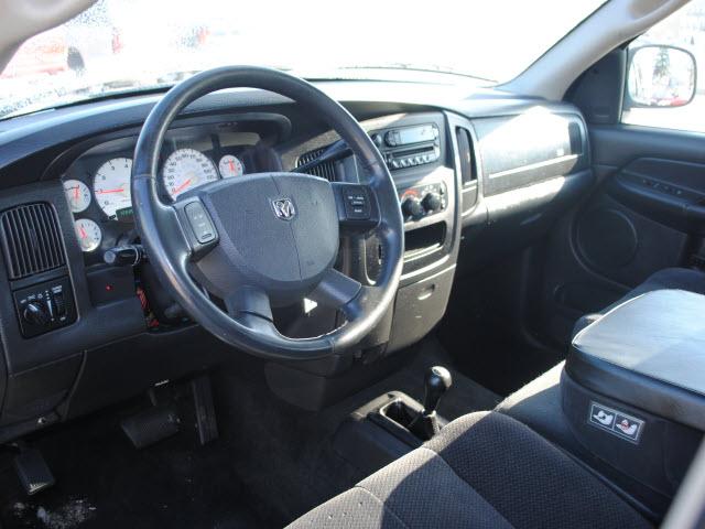 Dodge Ram Pickup 2004 photo 4