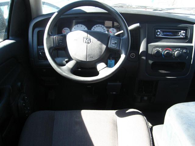 Dodge Ram Pickup 2004 photo 3