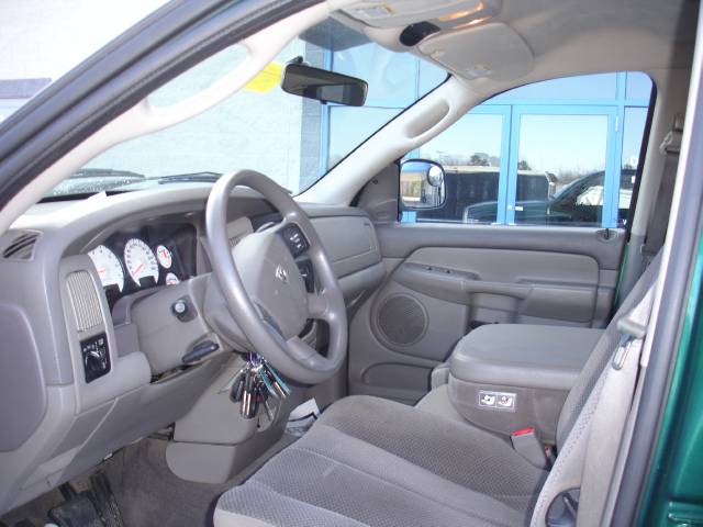 Dodge Ram Pickup 2004 photo 4