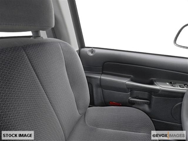 Dodge Ram Pickup 2004 photo 3