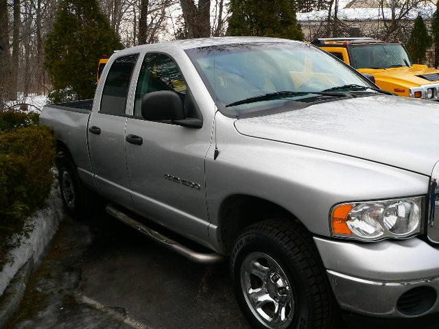 Dodge Ram Pickup 2004 photo 2
