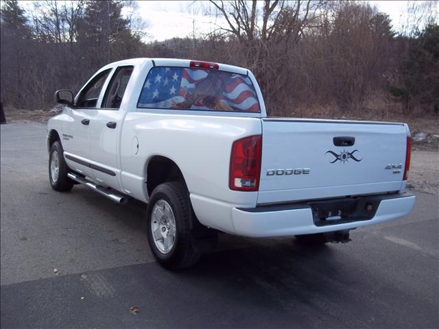 Dodge Ram Pickup 2004 photo 3