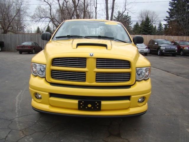 Dodge Ram Pickup 2005 photo 3