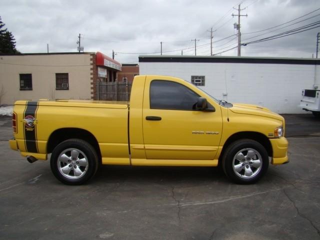 Dodge Ram Pickup 2005 photo 1