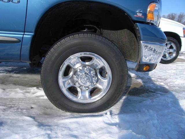 Dodge Ram Pickup 2005 photo 2