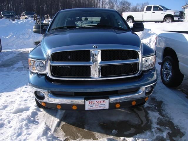 Dodge Ram Pickup 2005 photo 3