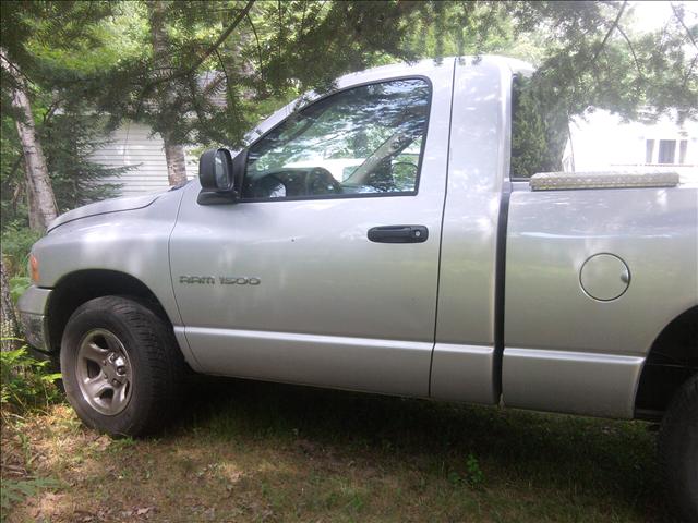 Dodge Ram Pickup 2005 photo 1