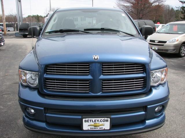 Dodge Ram Pickup 2005 photo 4