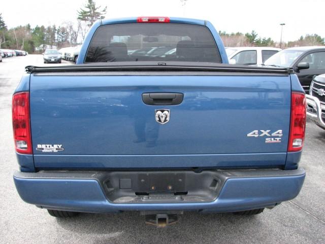 Dodge Ram Pickup 2005 photo 2
