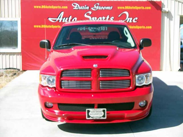 Dodge Ram Pickup 2005 photo 1