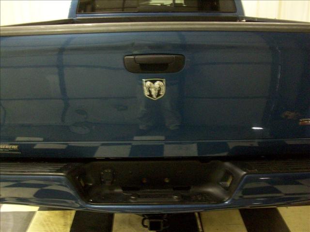Dodge Ram Pickup 2005 photo 4