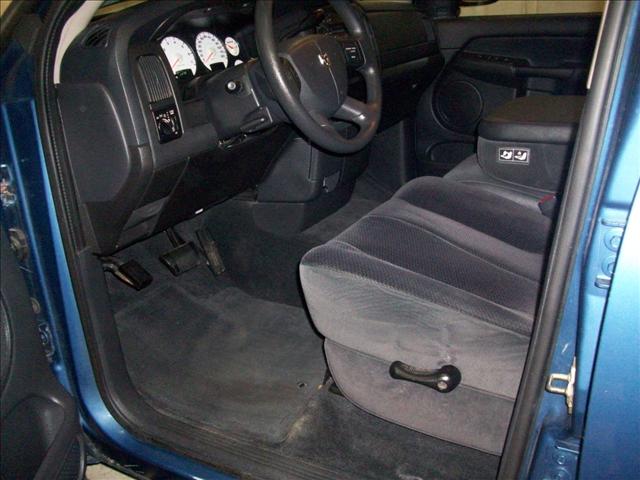 Dodge Ram Pickup 2005 photo 5