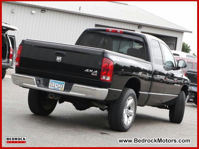 Dodge Ram Pickup 2005 photo 2