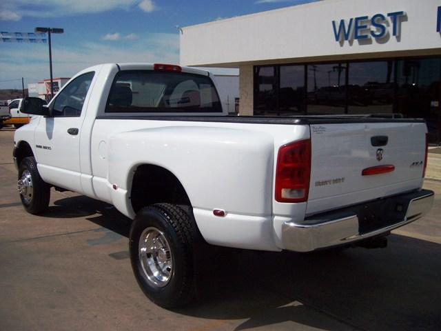 Dodge Ram Pickup 2005 photo 2