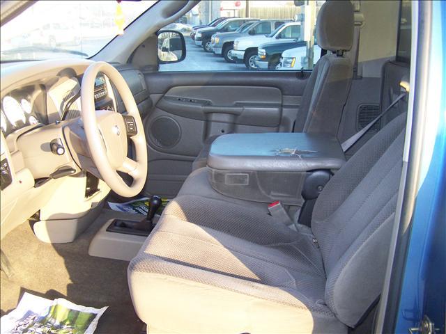 Dodge Ram Pickup 2005 photo 1