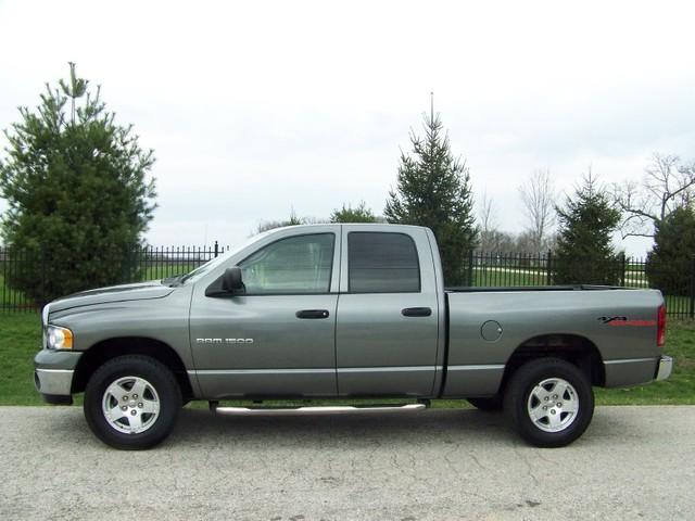 Dodge Ram Pickup 2005 photo 2