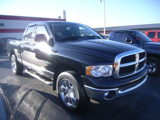 Dodge Ram Pickup 2005 photo 1