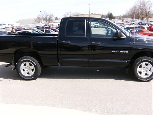 Dodge Ram Pickup 2005 photo 2