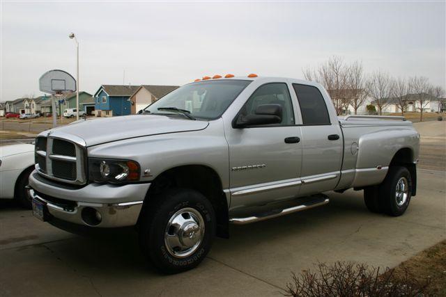 Dodge Ram Pickup 2005 photo 2