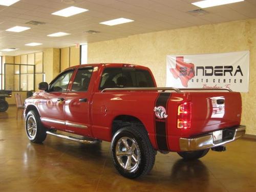 Dodge Ram Pickup 2005 photo 2