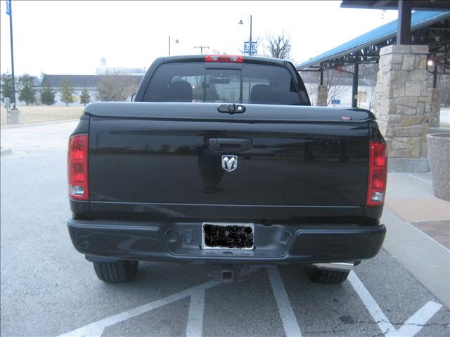 Dodge Ram Pickup 2005 photo 1