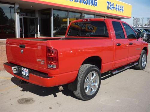 Dodge Ram Pickup 2005 photo 1