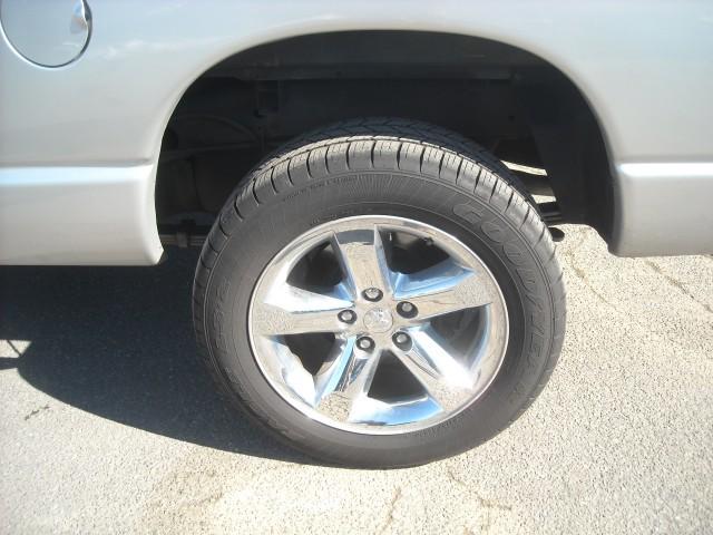Dodge Ram Pickup 2005 photo 3