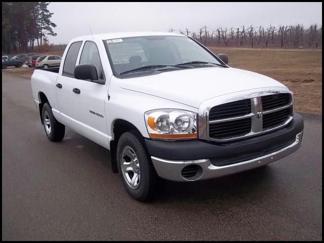 Dodge Ram Pickup 2006 photo 2