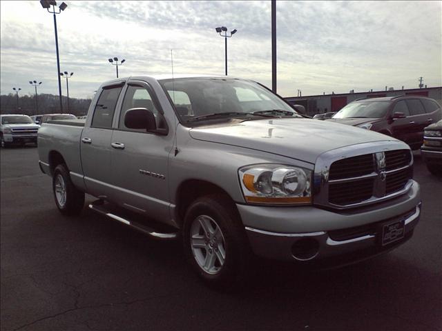 Dodge Ram Pickup 2006 photo 2