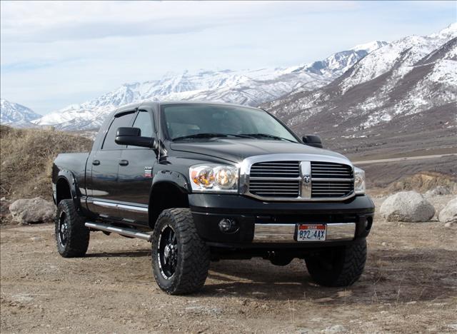 Dodge Ram Pickup LS 4X4 Crew Cab Pickup