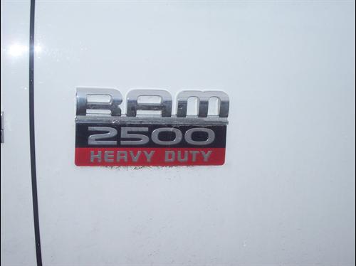 Dodge Ram Pickup 2010 photo 2