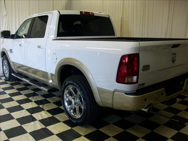 Dodge Ram Pickup 2011 photo 3