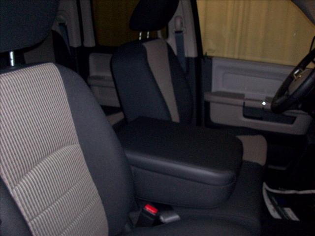 Dodge Ram Pickup 2011 photo 3