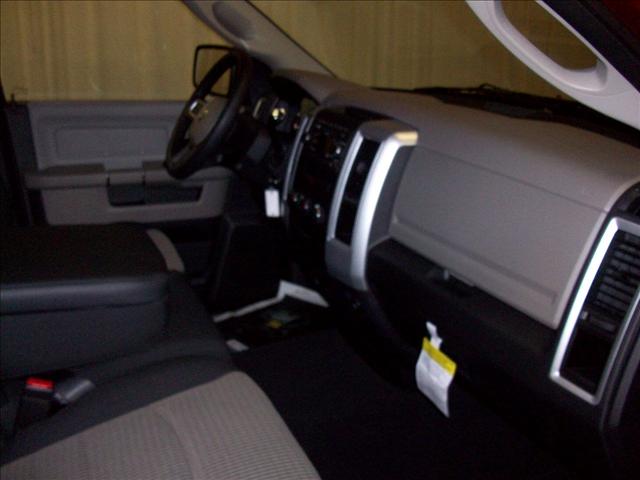Dodge Ram Pickup 2011 photo 4