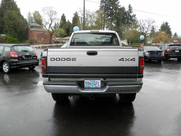 Dodge Ram Pickup 1500 2000 photo 2