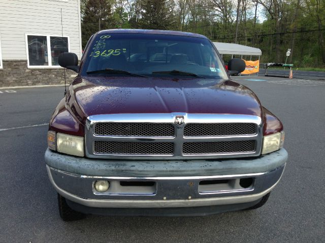 Dodge Ram Pickup 1500 2000 photo 2