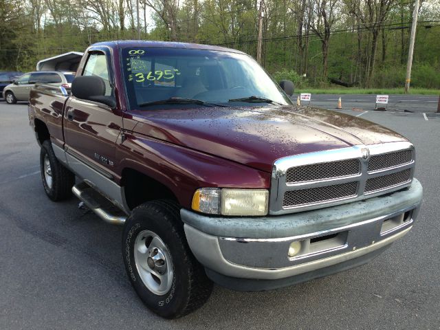 Dodge Ram Pickup 1500 2000 photo 4
