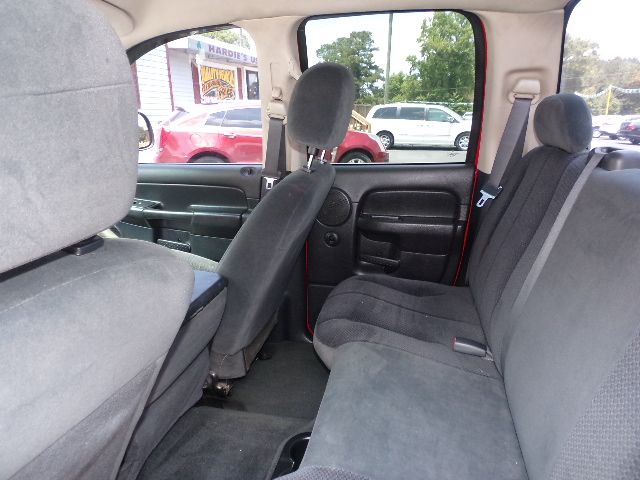 Dodge Ram Pickup 1500 2005 photo 2