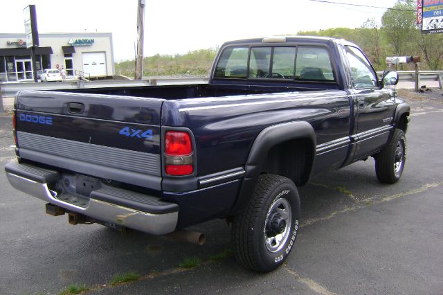 Dodge Ram Pickup 2500 LS Flex Fuel 4x4 This Is One Of Our Best Bargains Pickup Truck